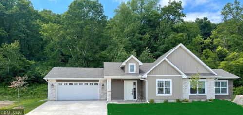 1092 Hewitt Blvd, Red Wing, MN 55066-2853
