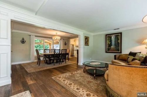 144 14th St, Cresskill, NJ 07626-2408
