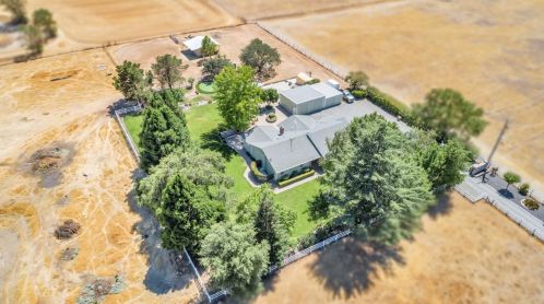 8655 Bader Rd, Elk Grove, CA 95624-9347