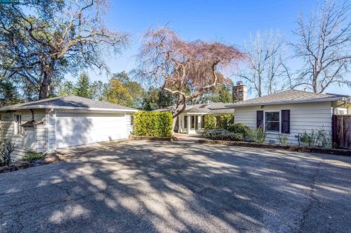 411 Tahos Rd, Orinda, CA 94563-2911