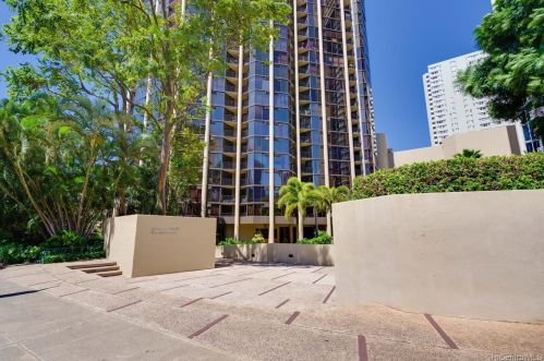 60 Beretania St, Honolulu HI  96817-4752 exterior