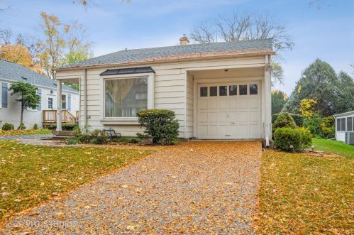 227 Mitchell Ave, Arlington Hts, IL 60005-1807