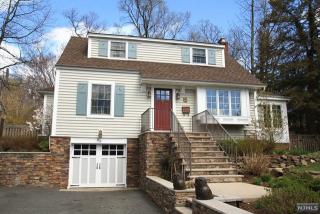 83 Valley View Ter, Wayne, NJ 07470-4243