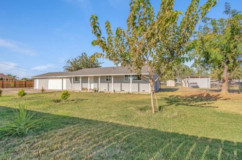 21805 Lexington Ave, Dos Palos, CA 93620-9627