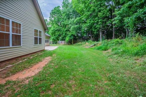 264 Laurel Oaks Ln, Jefferson GA  30549-5592 exterior