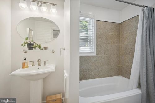 2400 Seminary Rd, Silver Spring MD 20910-1368 exterior