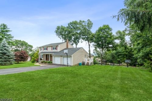 19 Cottonwood Dr, Dover NJ  07869-4707 exterior