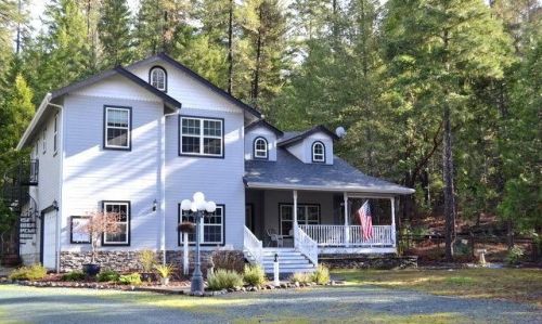 615 Abegg Rd, Merlin, OR 97532-9804