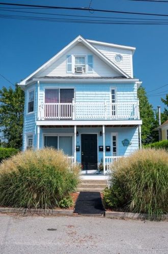 9 Remington St, Warwick, RI 02888-1639