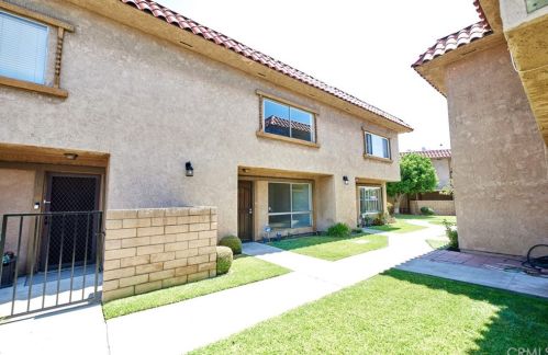 15139 Orange Ave, Paramount, CA 90723-3852