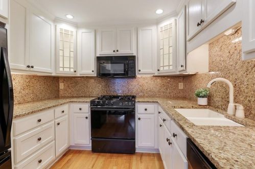 11 Ardmore Sq, Atlanta GA  30309-1821 exterior