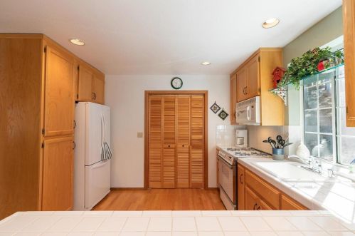316 Skidder Trl, Truckee CA  96161-3927 exterior