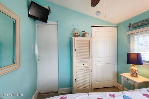 31 Crane Way, Lavallette NJ 08735-1306 exterior