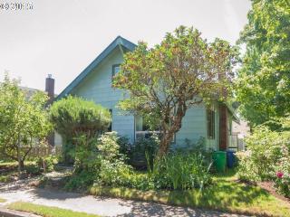 4504 Windsor Ct, Portland, OR 97206-1660