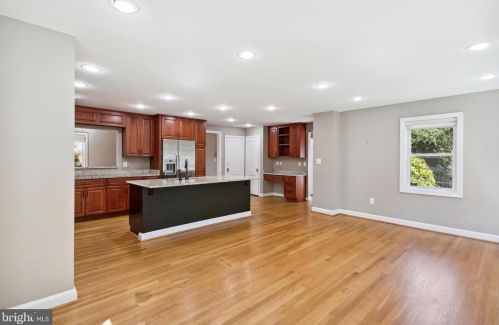 12 Granville Dr, Silver Spring, MD 20901-2903