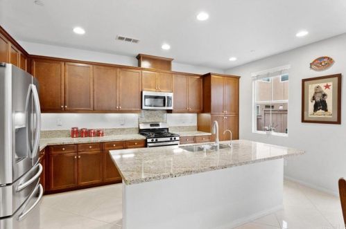 1359 Dolomite Way, San Marcos CA  92078-2824 exterior