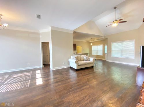 110 Pointe Pkwy, Lagrange, GA 30241-9425