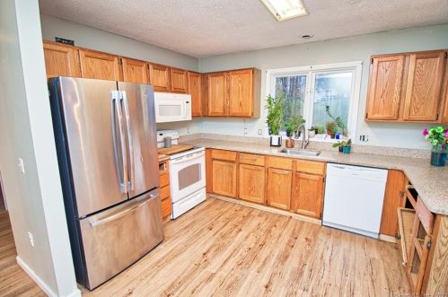 289 Notting Hill Gate, Torrington CT  06790-6061 exterior