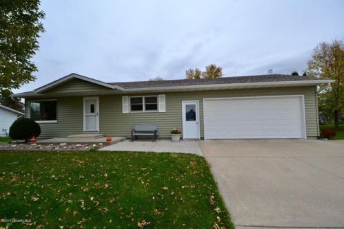 617 2nd Ave, Wanamingo, MN 55983-1425