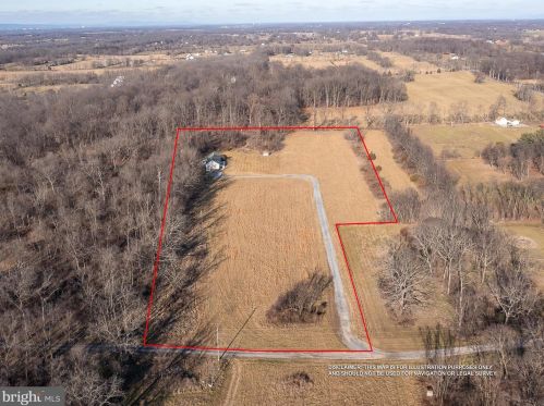 1495 Shirley Rd, Summit Point, WV 25446-3672