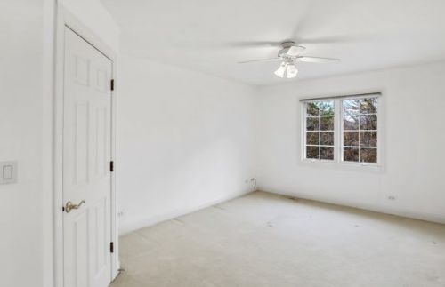 1 Clubside Ct, Willowbrook IL  60527-8129 exterior