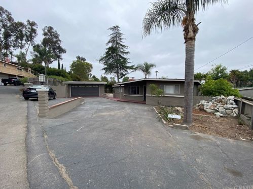 1671 Alta Vista Dr, Vista, CA 92084-5709