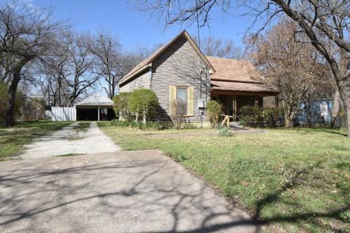 1003 Elm St, Vaughan, TX 76645-2639