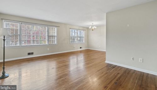 6714 Grey Fox Dr, Springfield, VA 22152-2613
