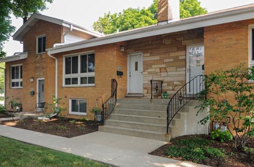 1537 Arlington Heights Rd, Arlington Hts, IL 60004-3947