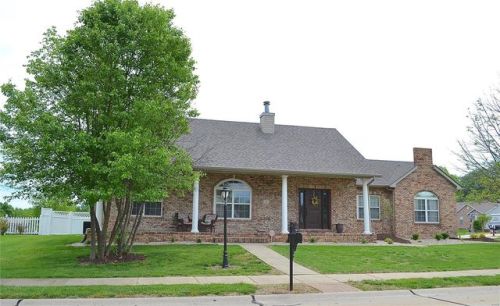 1 Lake Terrace Ct, Troy, IL 62294-4000