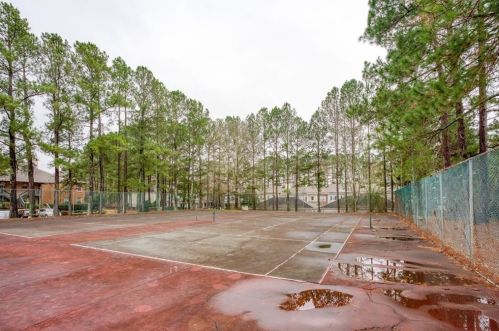 202 Brittany Ct, Duluth GA  30096-2672 exterior