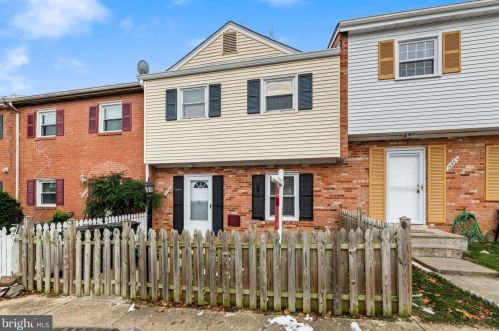 14461 Village Dr, Woodbridge, VA 22191-2717