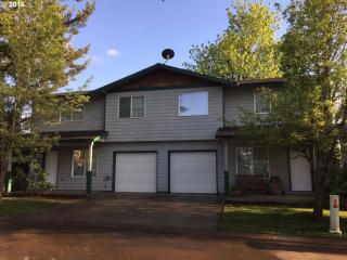 38132 Trimble Ln, Sandy OR  97055-5360 exterior