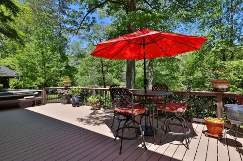 1630 Brandon Hall Dr, Atlanta GA  30350-3703 exterior