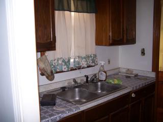 2560 Greenvale Rd, Cleveland OH  44121-1118 exterior