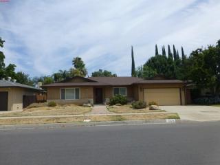 524 Sample Ave, Fresno, CA 93704-1421