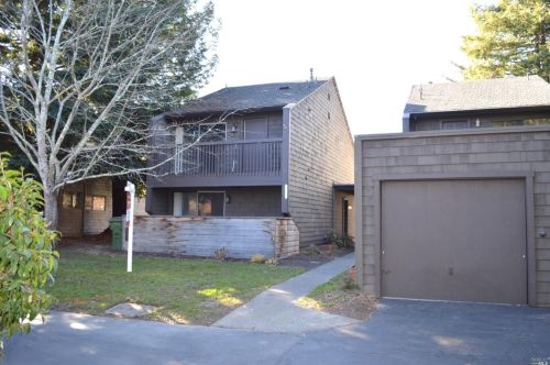 8461 Valley View Ct, Sebastopol, CA 95472-3148