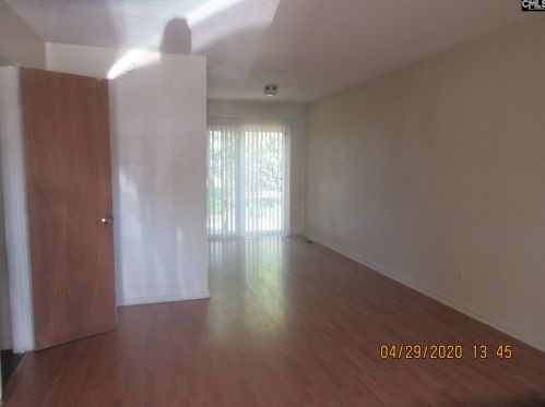 11 Londonderry Sq, Cayce-West Columbia SC  29033-1466 exterior