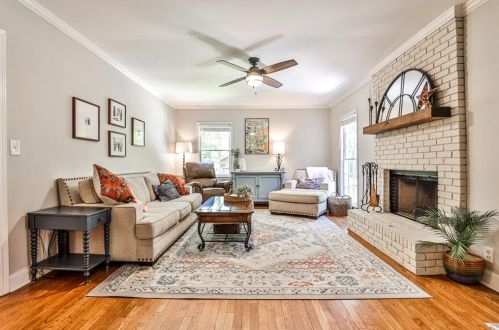 7225 Hunters Branch Dr, Atlanta GA  30328-1718 exterior