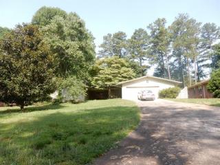 1273 Murdock Rd, Marietta, GA 30062-5545