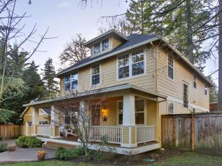 11105 37th Ave, Portland, OR 97219-7695