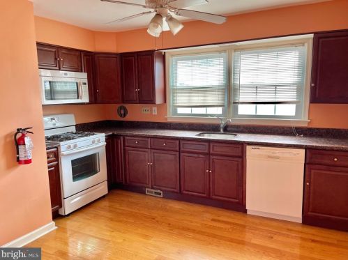 6024 Westfield Ave, Camden, NJ 08110-1720