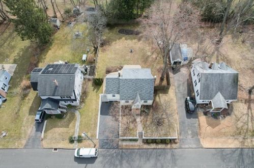 53 Flagler Ave, Cheshire CT  06410-2201 exterior