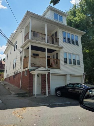 86 Marion Ave, Providence, RI 02905-1323