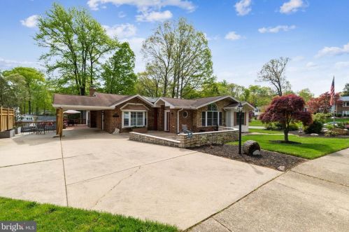 6727 Clelia Ct, Springfield, VA 22152-3033