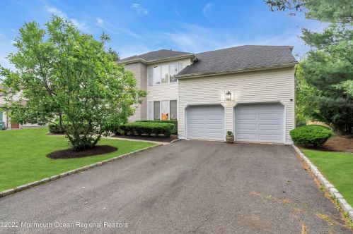 24 Valley Forge Rd, Tinton Falls NJ  07724-2441 exterior