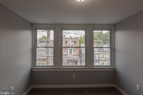 328 Walnut St, Lancaster PA  17602-2404 exterior