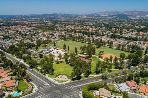 8 Dorchester, Irvine CA  92620-2614 exterior