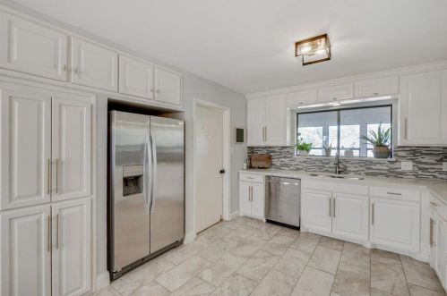 8708 Lake Country Dr, Fort Worth TX  76179-2802 exterior