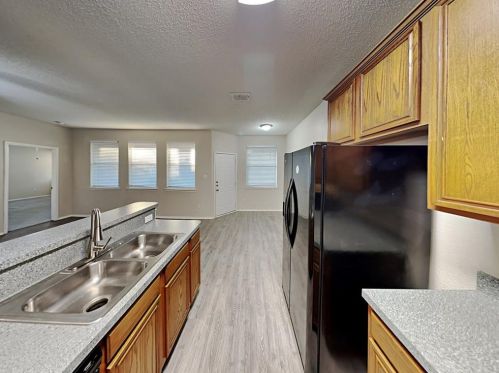 6300 Downeast Dr, Fort Worth TX  76179-4120 exterior